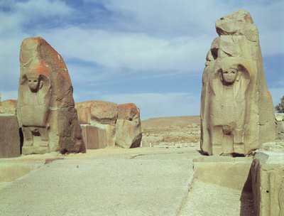Sphinx Gate by Hittite